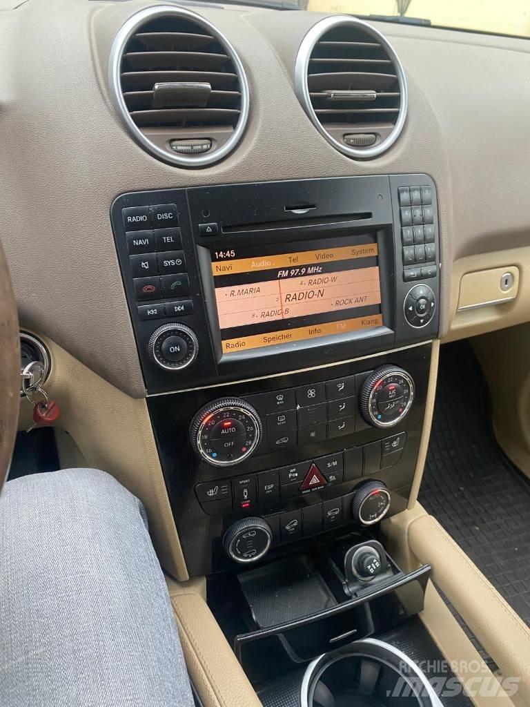 Mercedes-Benz ML 320 自動車