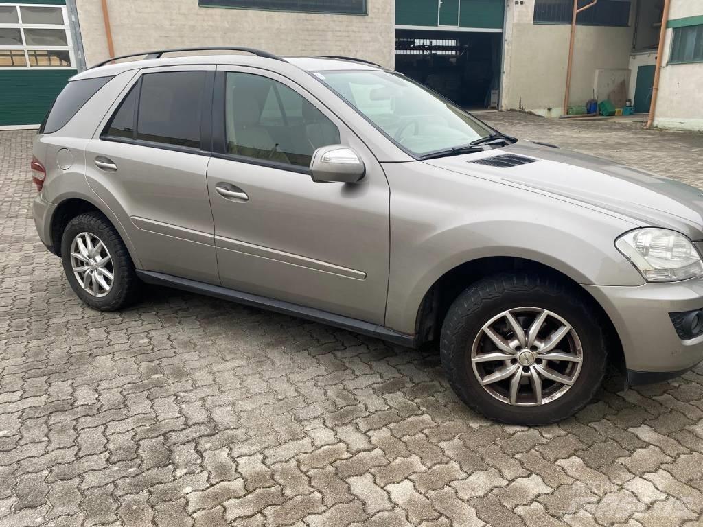 Mercedes-Benz ML 320 自動車