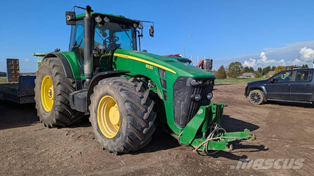 John Deere 8530 トラクター