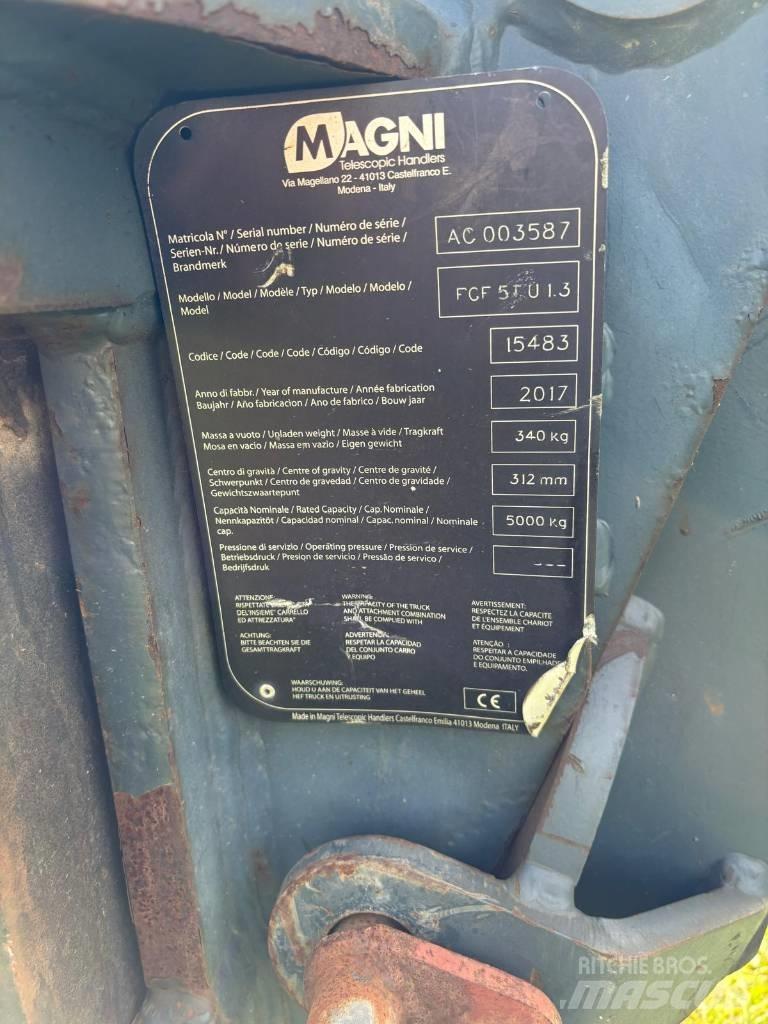 Magni RTH 5.26 テレスコーピックハンドラー