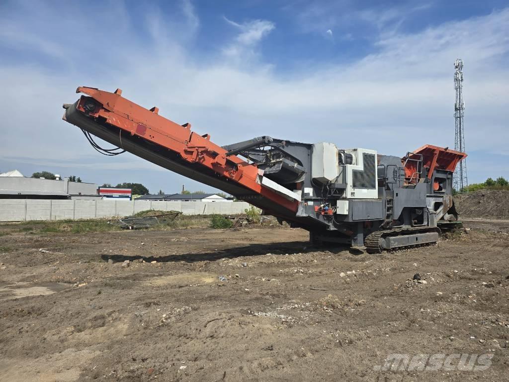 Sandvik QJ 341 自走式クラッシャー