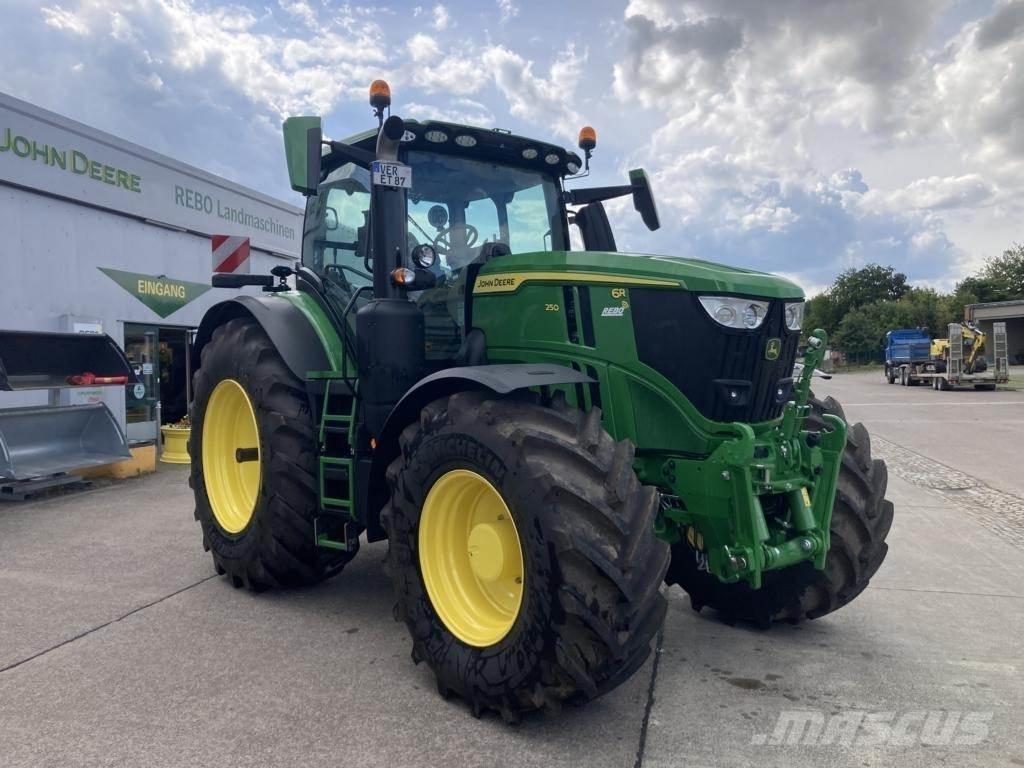 John Deere 6R 250 トラクター