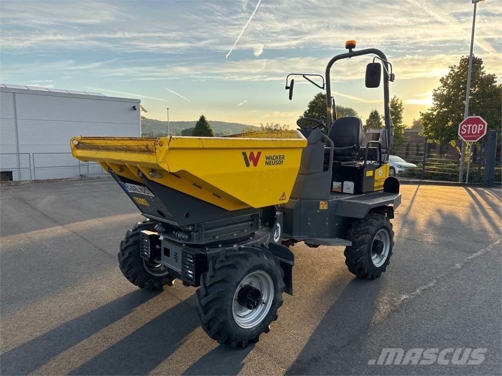 Wacker Neuson DW20 サイト　ダンプ