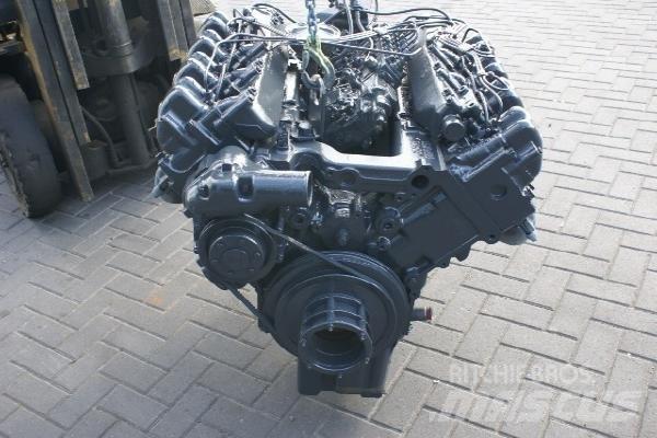 Mercedes-Benz OM 422 エンジン