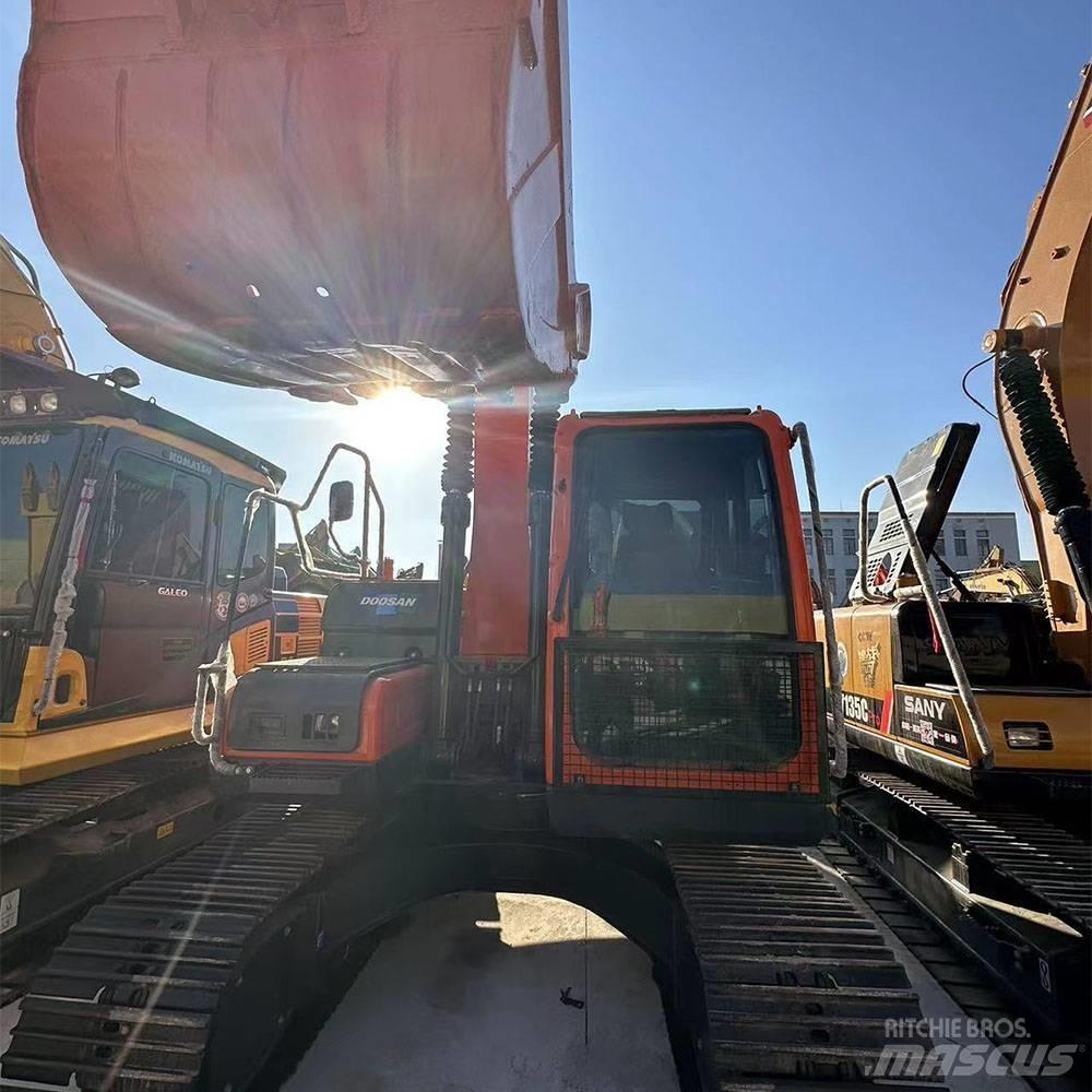 Doosan DX150LC-9C 大型油圧ショベル12t以上（パワーショベル・ユンボ）