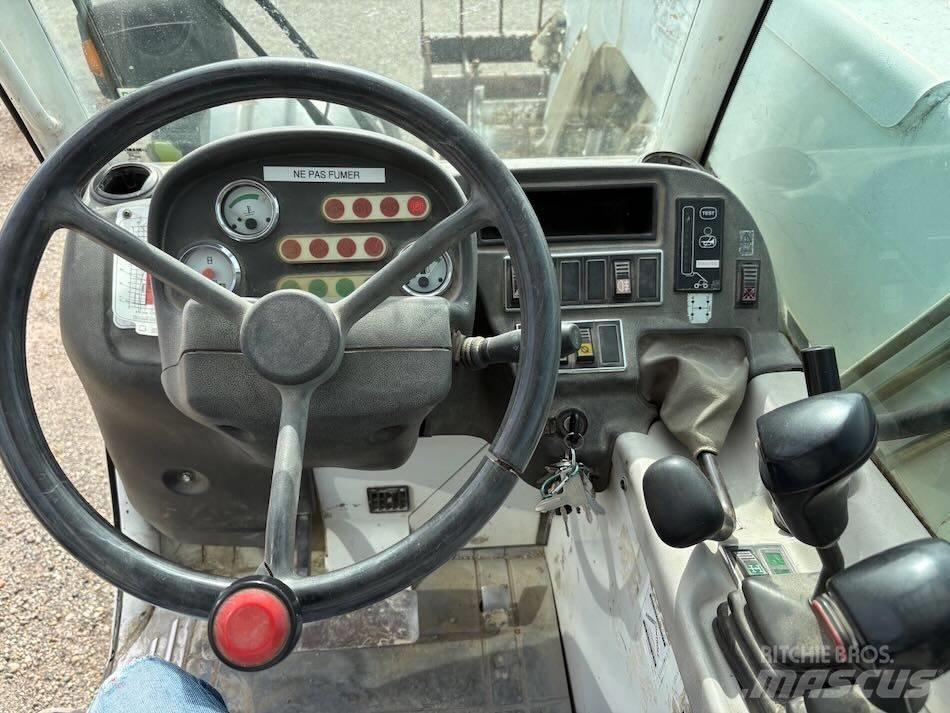 Manitou MT 732 テレスコーピックハンドラー