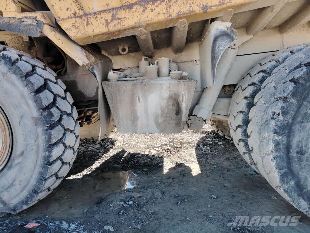 CAT 773 B リジットフレーム式ダンプトラック