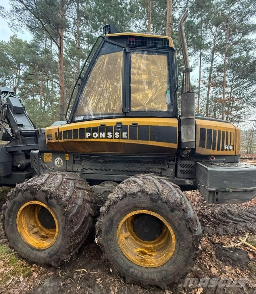 Ponsse Fox ハーベスター