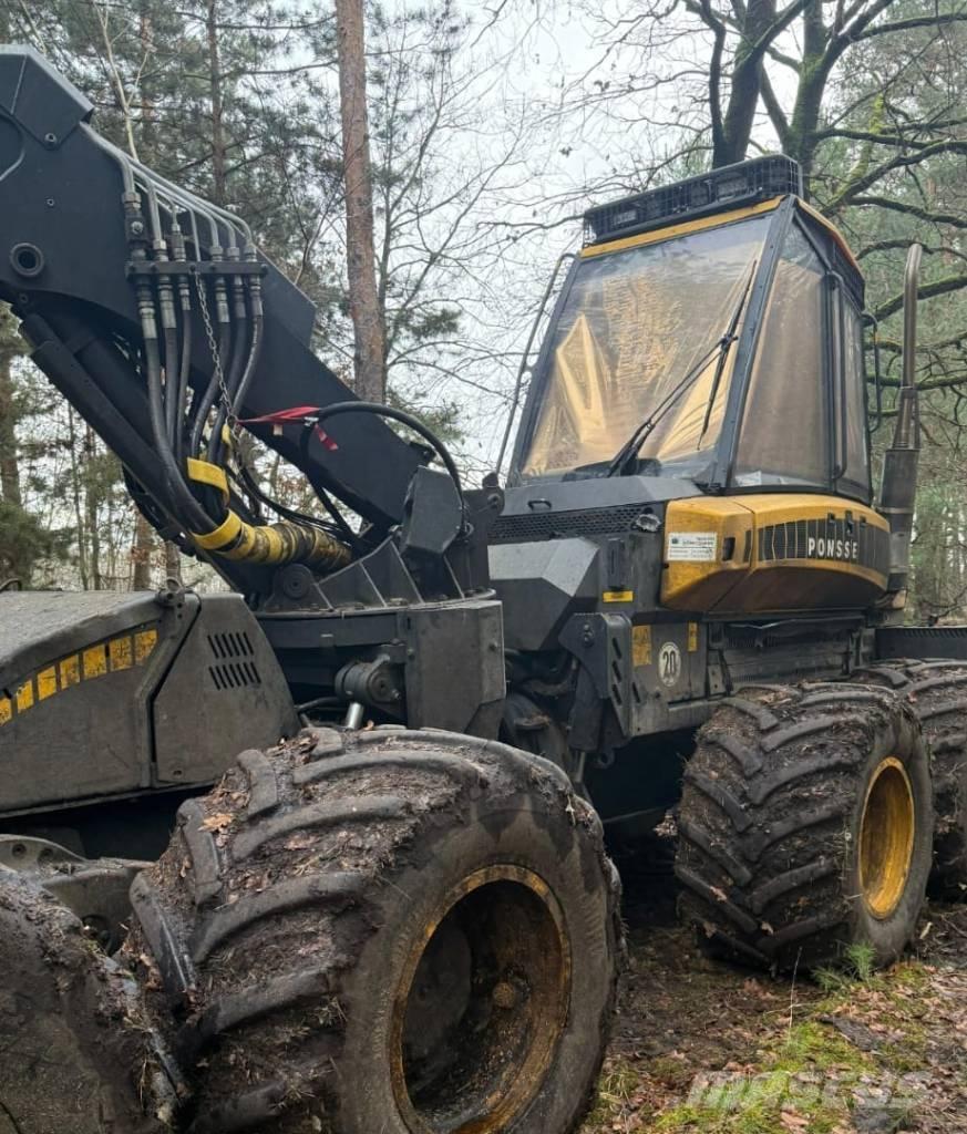 Ponsse Fox ハーベスター