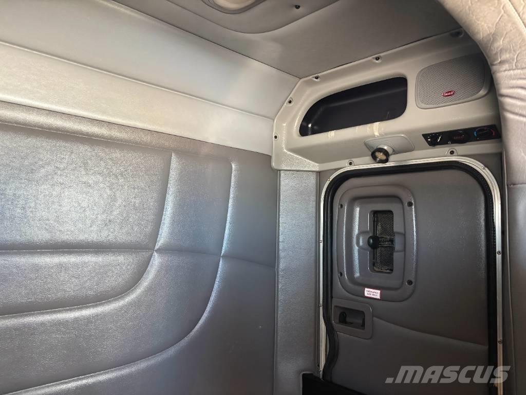 Peterbilt 389 中古トラクターヘッド | トレーラーヘッド