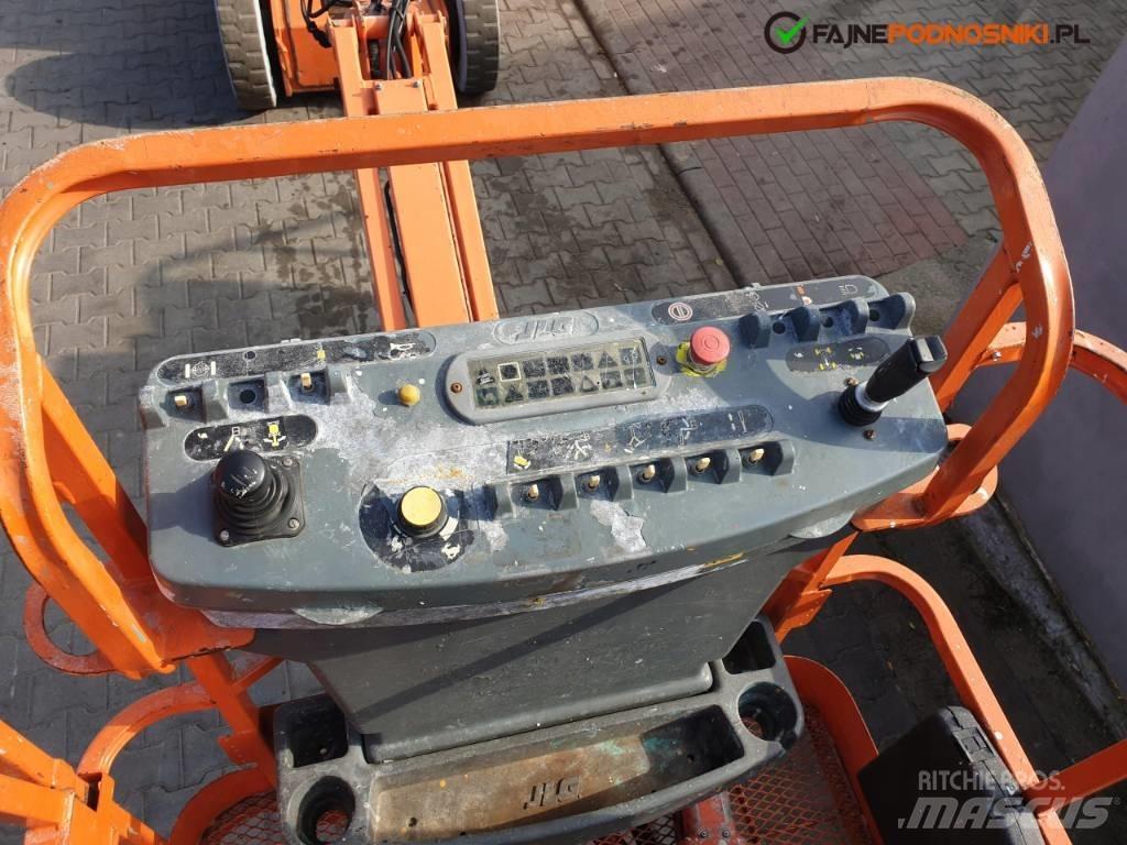 JLG E 300 AJP ブームリフト　屈伸型