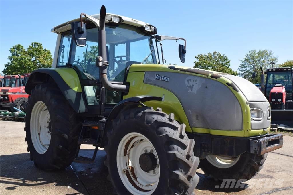 Valtra T120 トラクター