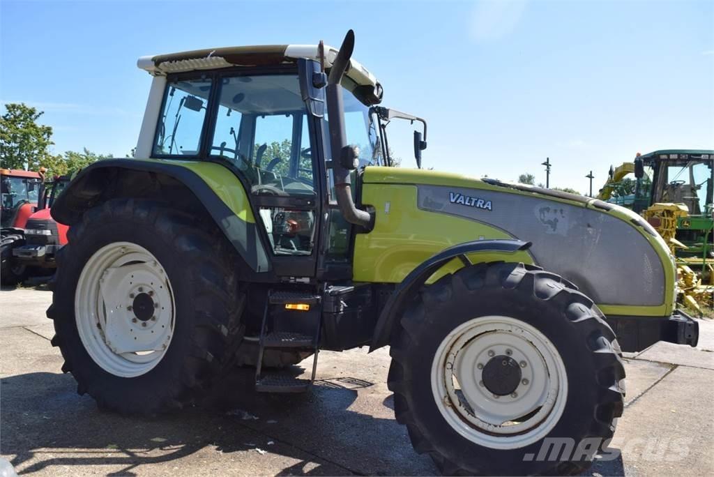 Valtra T120 トラクター