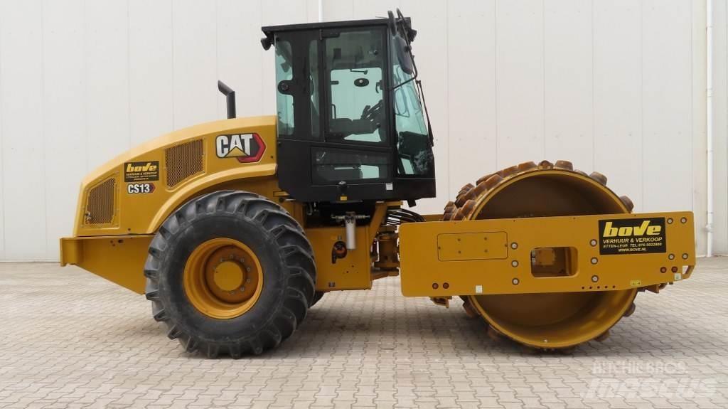 CAT CS13 振動ローラ