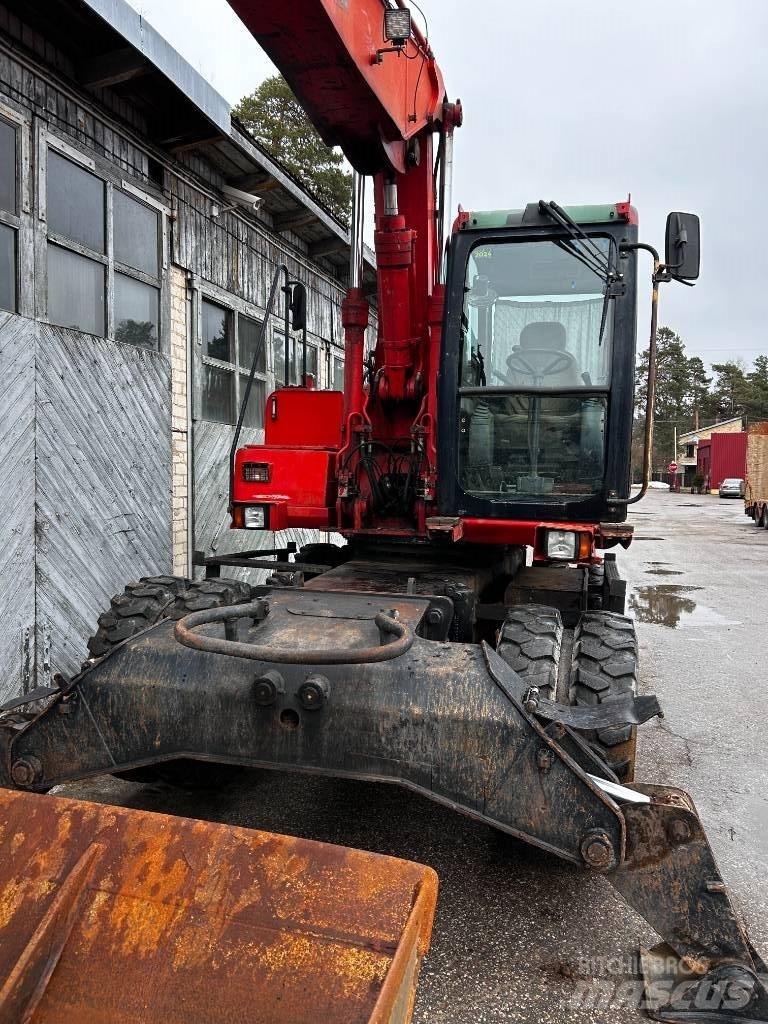 JCB JS 130 W ホイール式油圧ショベル（パワーショベル・ユンボ・バックホー）