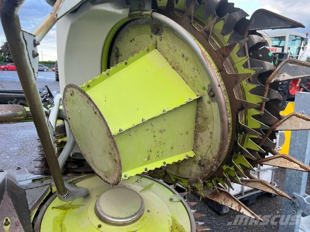 CLAAS Orbis 600 自走式フォレージハーベスター