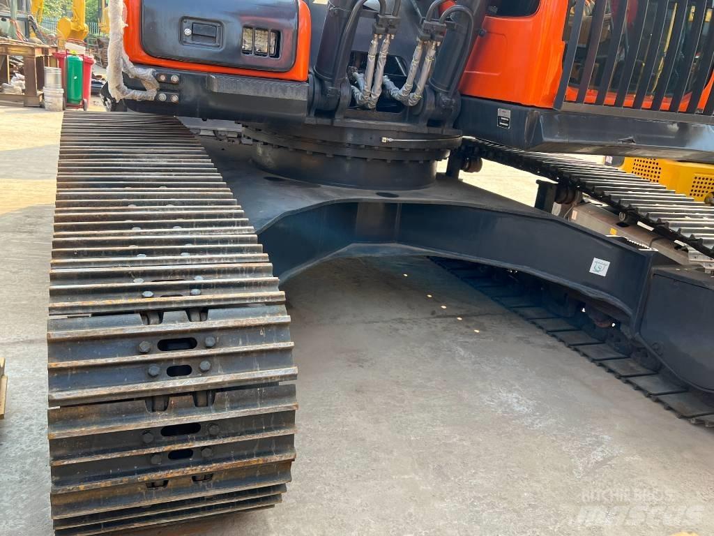 Doosan DX300 ホイール式油圧ショベル（パワーショベル・ユンボ・バックホー）