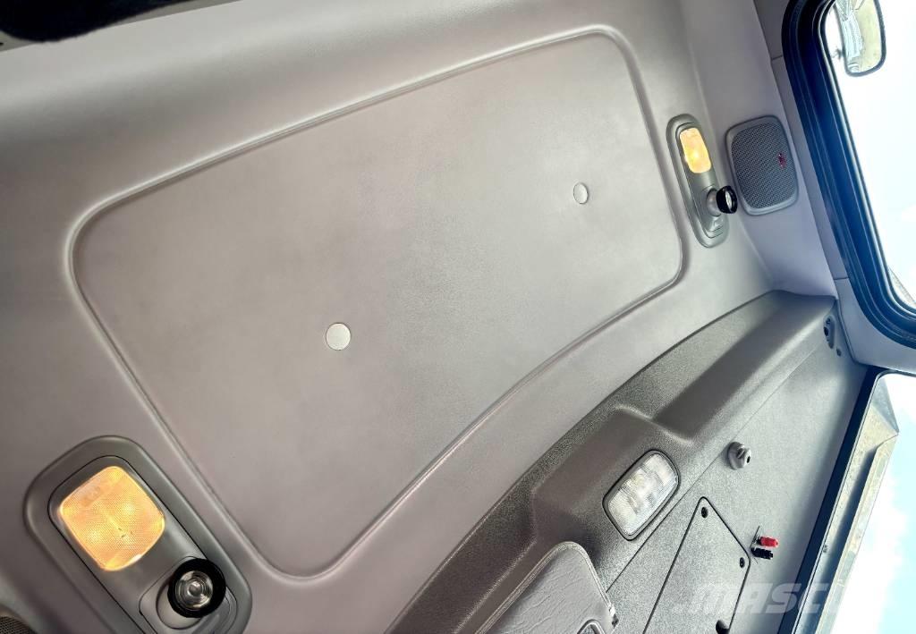 Peterbilt 389 中古トラクターヘッド | トレーラーヘッド