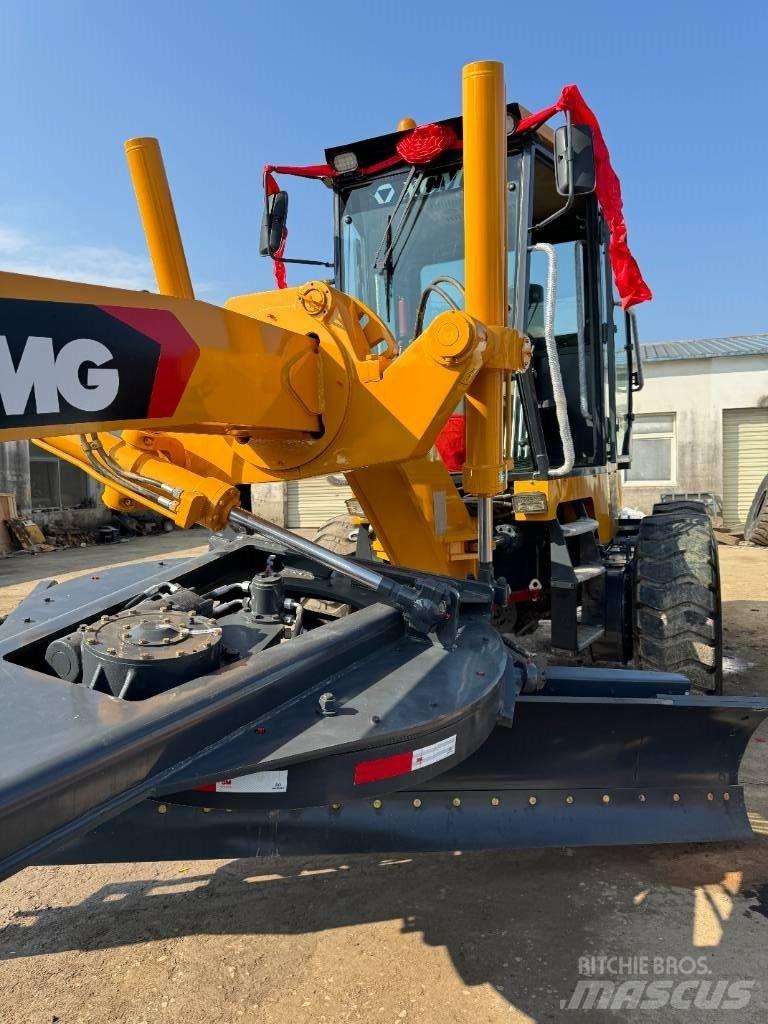 XCMG GR 2153 モーターグレーダー