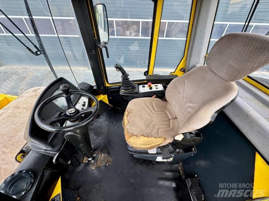 Bomag BW 216 D H-4 振動ローラ