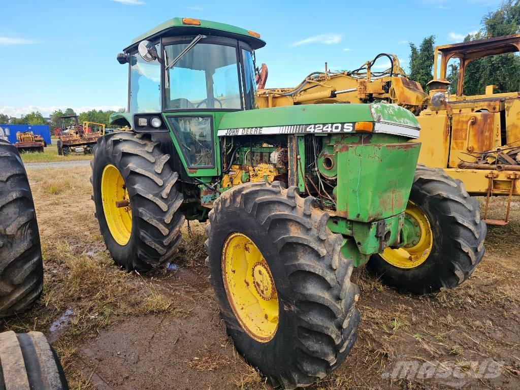 John Deere 4240 S トラクター