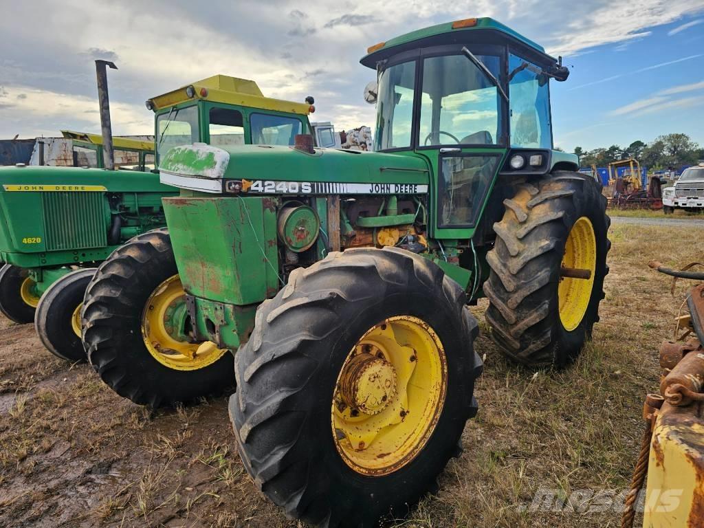 John Deere 4240 S トラクター