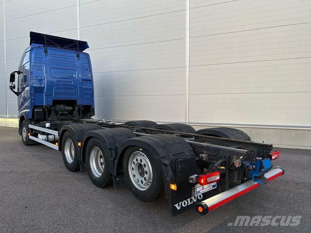 Volvo FH キャブ付きシャーシ