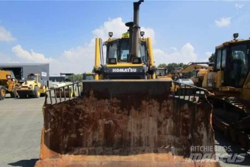 Komatsu D65 EX-16 ブルドーザー