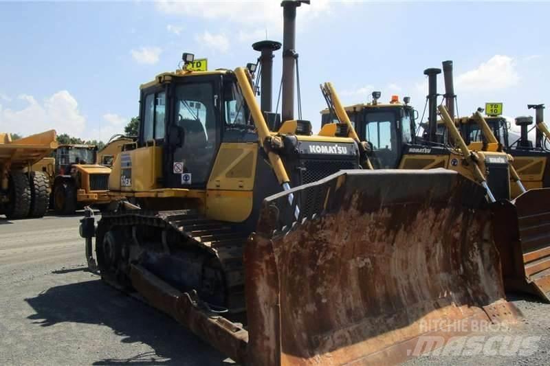 Komatsu D65 EX-16 ブルドーザー
