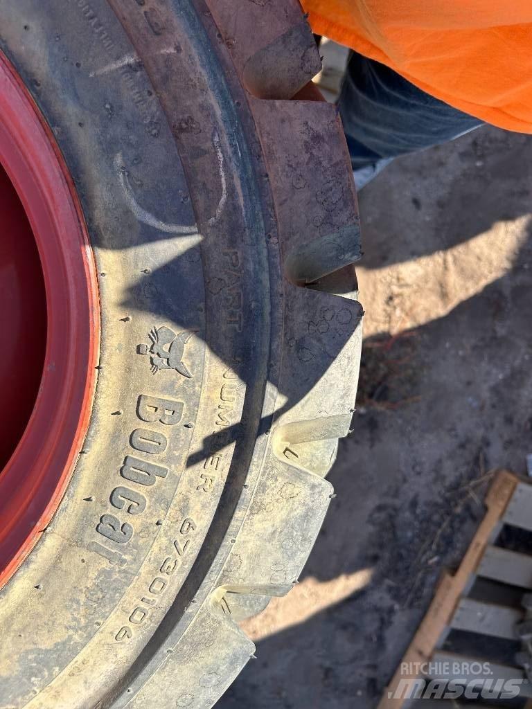 Bobcat 10x16.5 Tires タイヤ、ホイル、リム