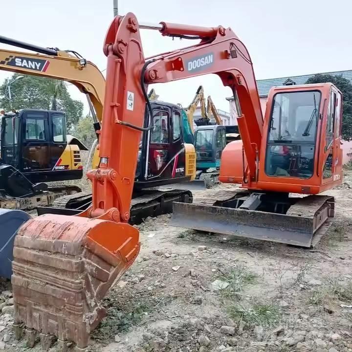 Doosan DH70-7 大型油圧ショベル12t以上（パワーショベル・ユンボ）