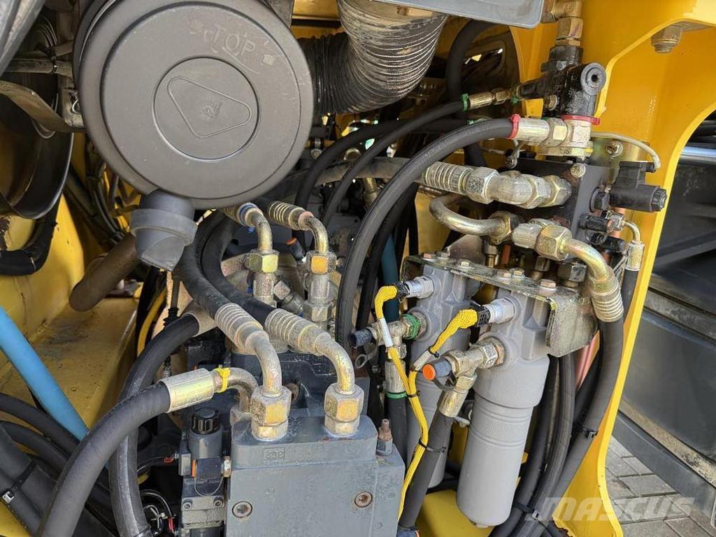 Bomag BW 151 AD-4 タンデムローラ