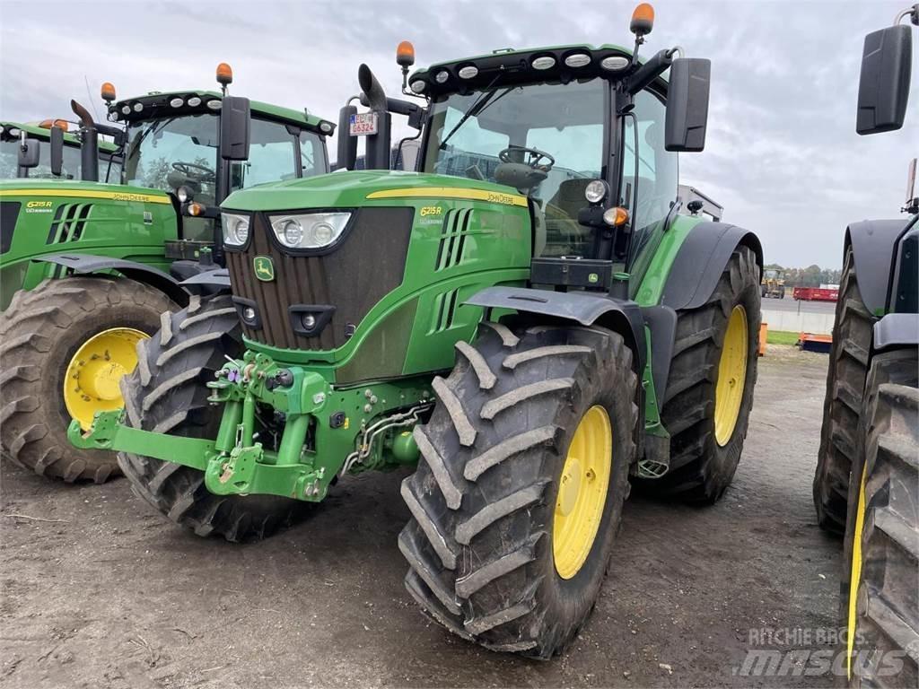 John Deere 6215R トラクター