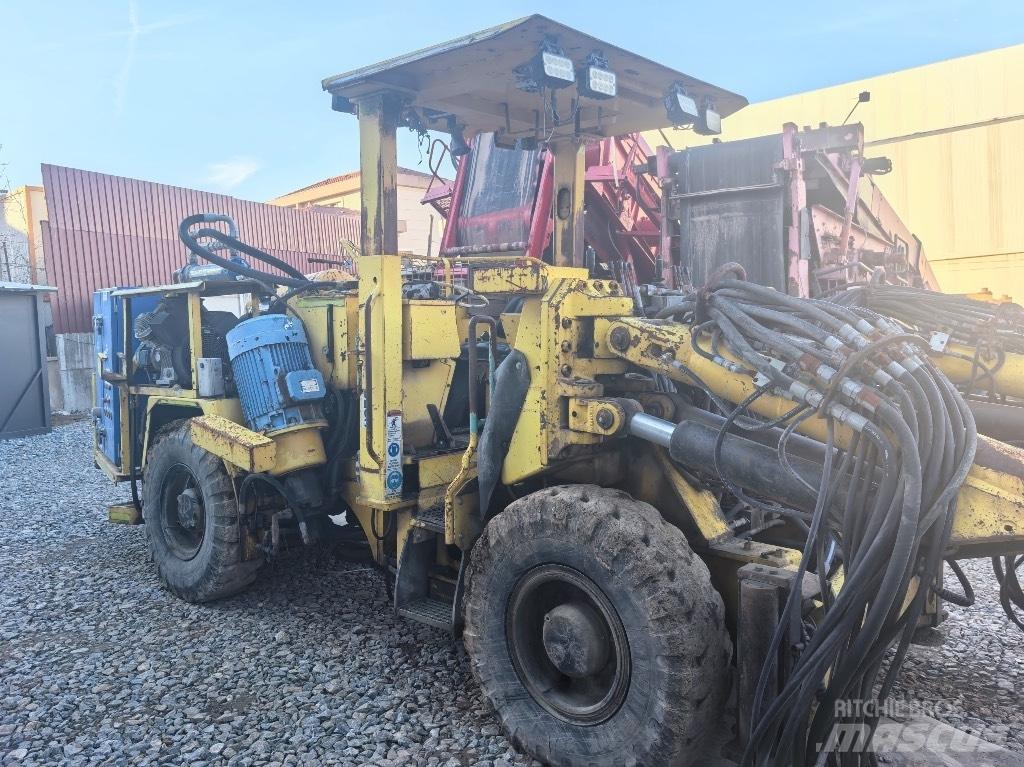 Atlas Copco H 282 サーフェイスドリルリグ