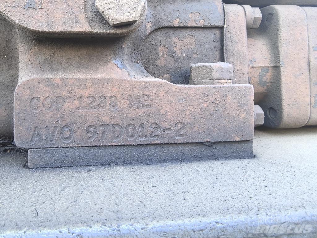 Atlas Copco H 282 サーフェイスドリルリグ