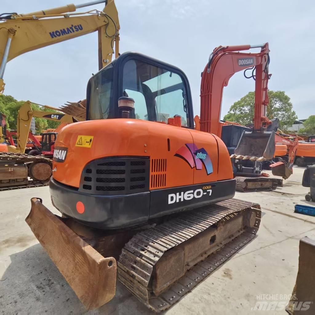 Doosan DH 60 ミニ油圧ショベル 7t以下（ミニユンボ・ミニディガー）
