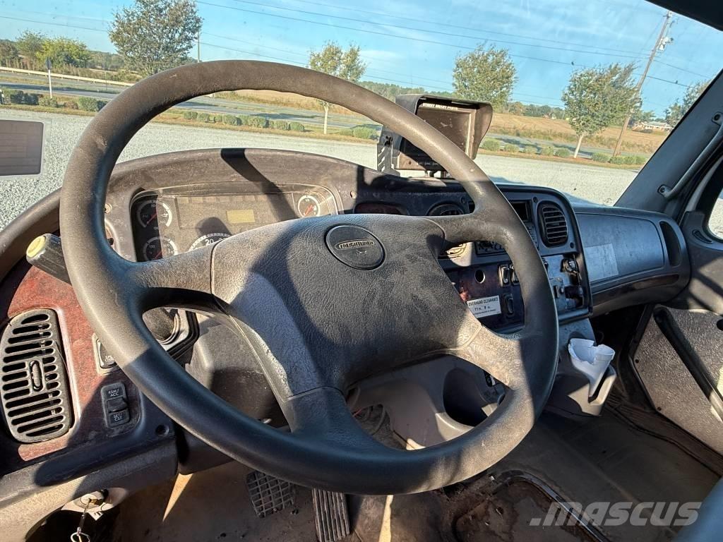 Freightliner M2 塵芥車、パッカー車