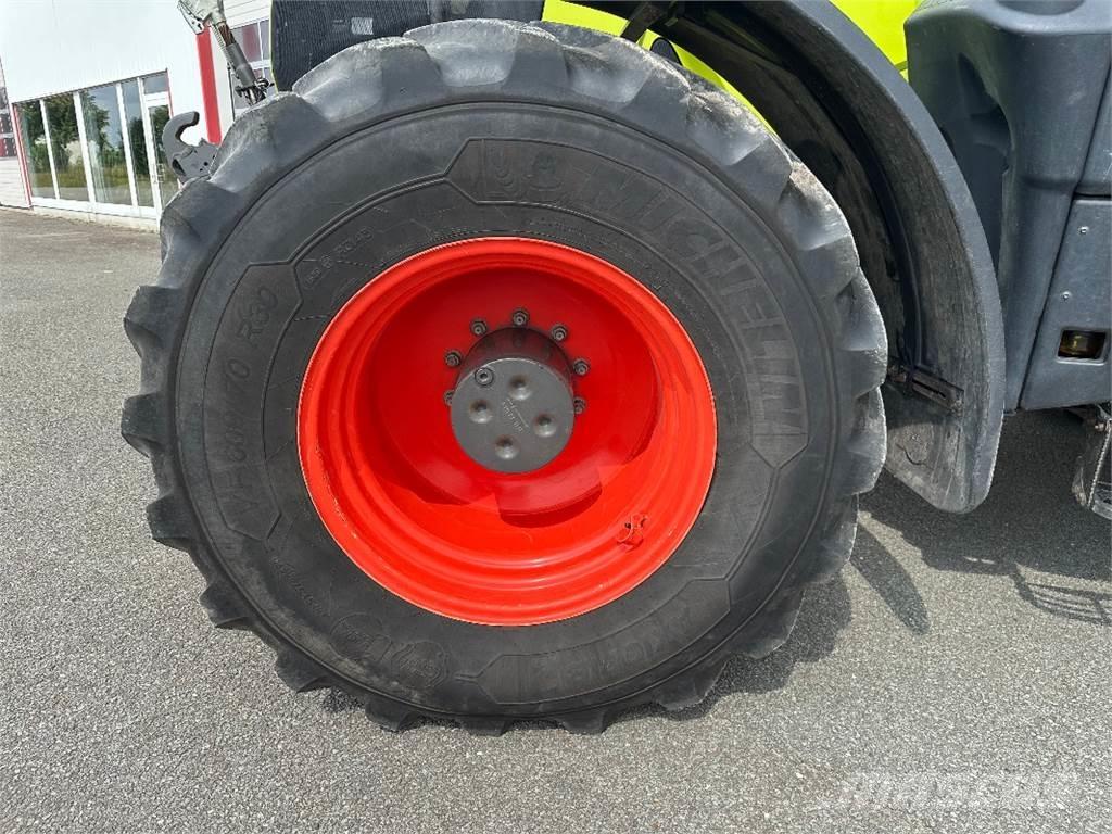 CLAAS Axion 870 トラクター