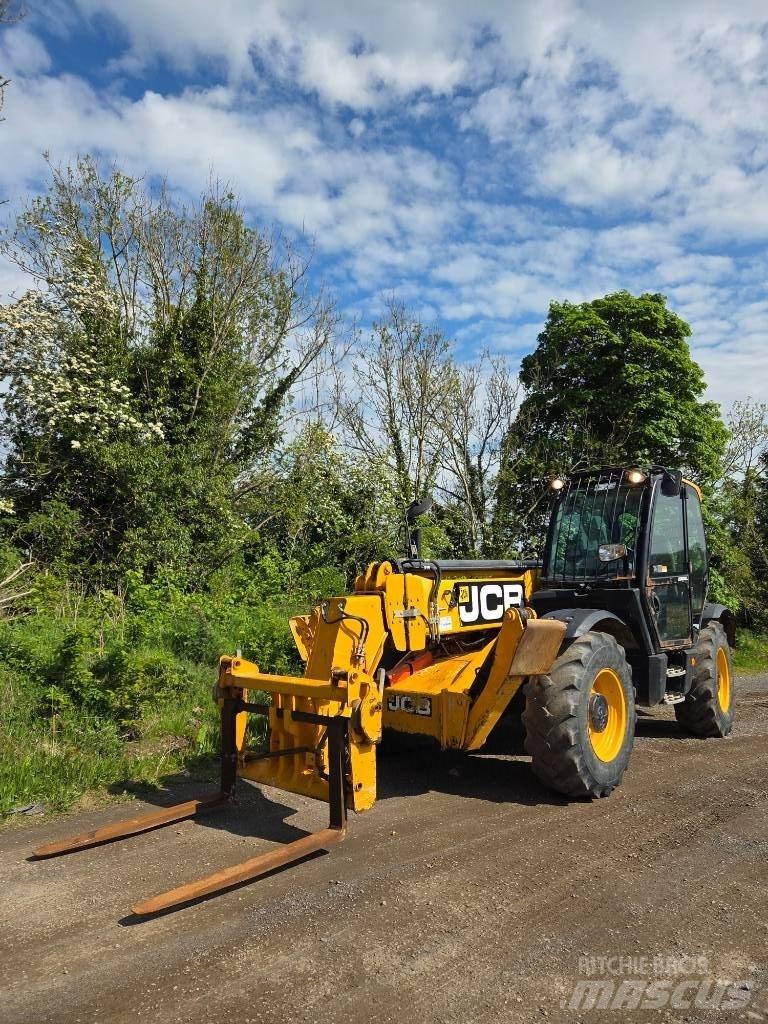 JCB 540-140 テレスコーピックハンドラー