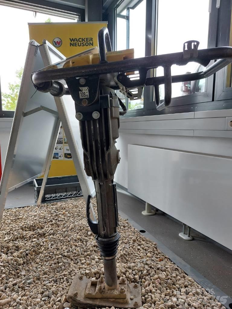 Wacker Neuson AS30e タンパ/転圧バイブレータ