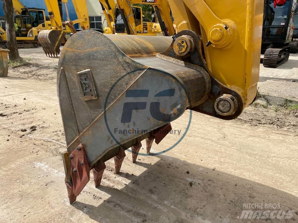 CAT 320 D 2 中型油圧ショベル 7ｔ-12ｔ（ユンボ・パワーショベル・バックホー）
