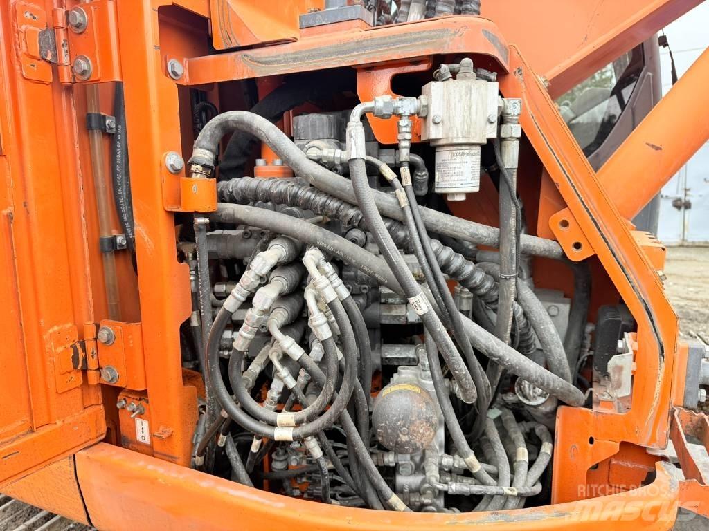 Doosan DX 140 LCR 大型油圧ショベル12t以上（パワーショベル・ユンボ）