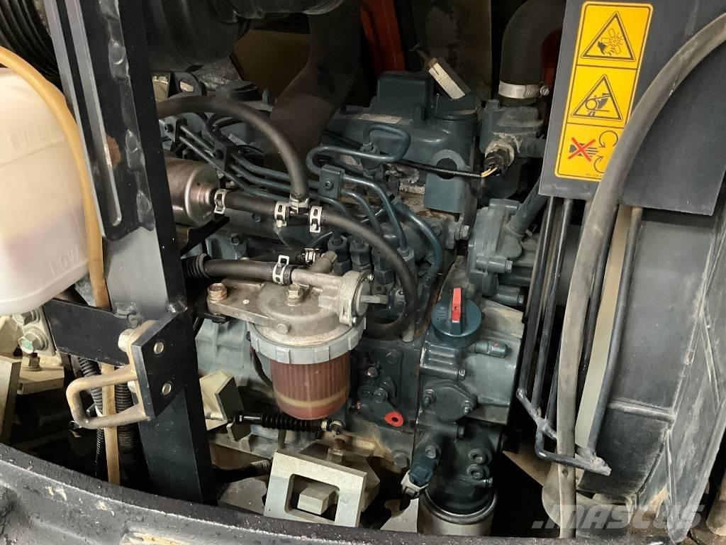 Kubota KX 61-3 ミニ油圧ショベル 7t以下（ミニユンボ・ミニディガー）