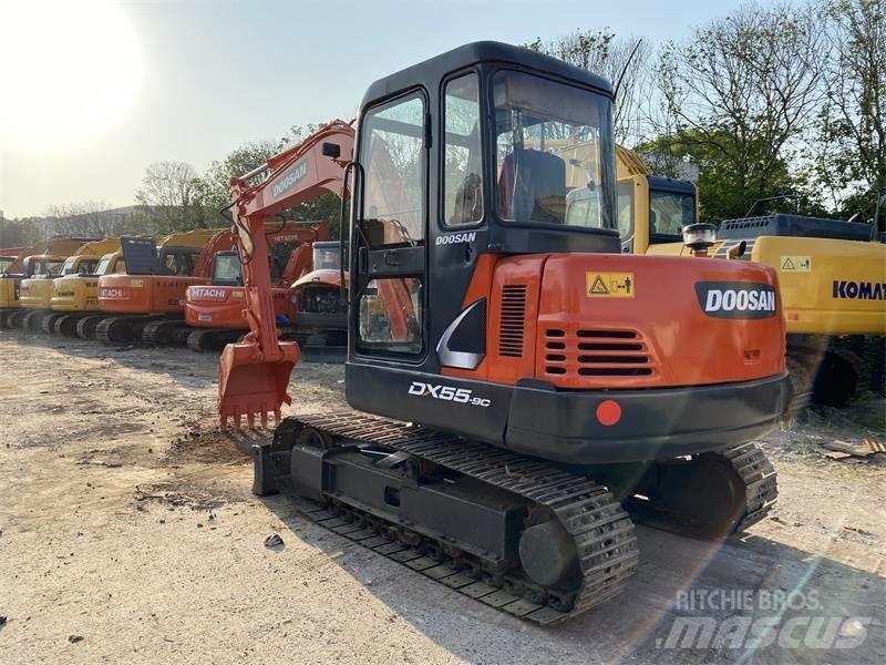 Doosan DX55 ミニ油圧ショベル 7t以下（ミニユンボ・ミニディガー）