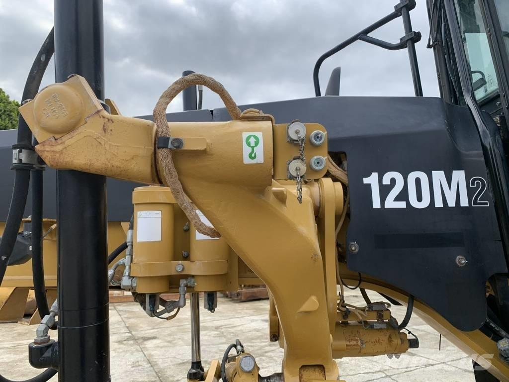 CAT 120 M 2 モーターグレーダー