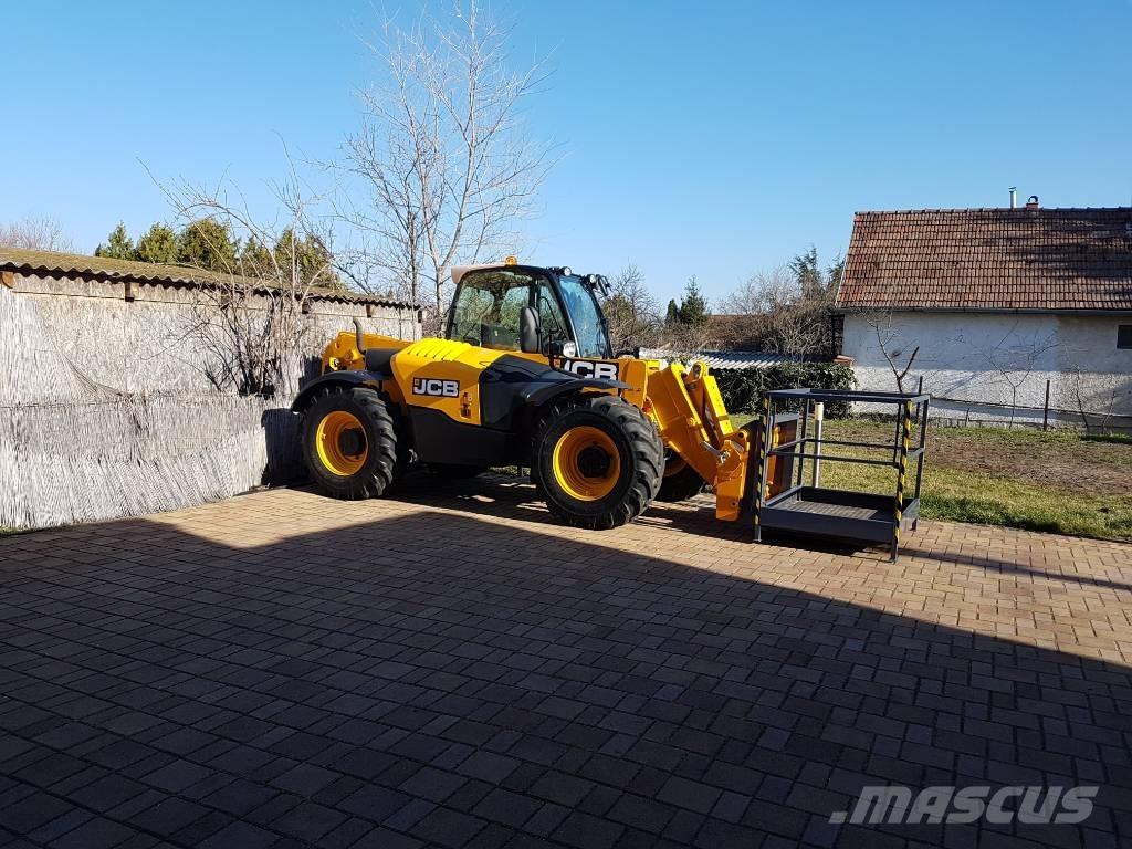 JCB 531-70 テレスコーピックハンドラー