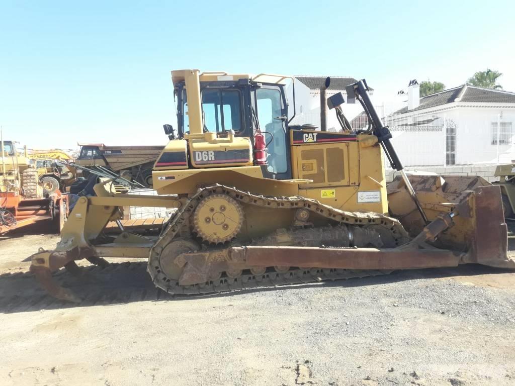 CAT D 6 R II ブルドーザー
