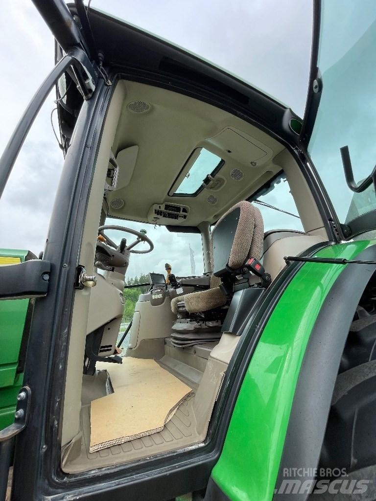 John Deere 6210 R トラクター