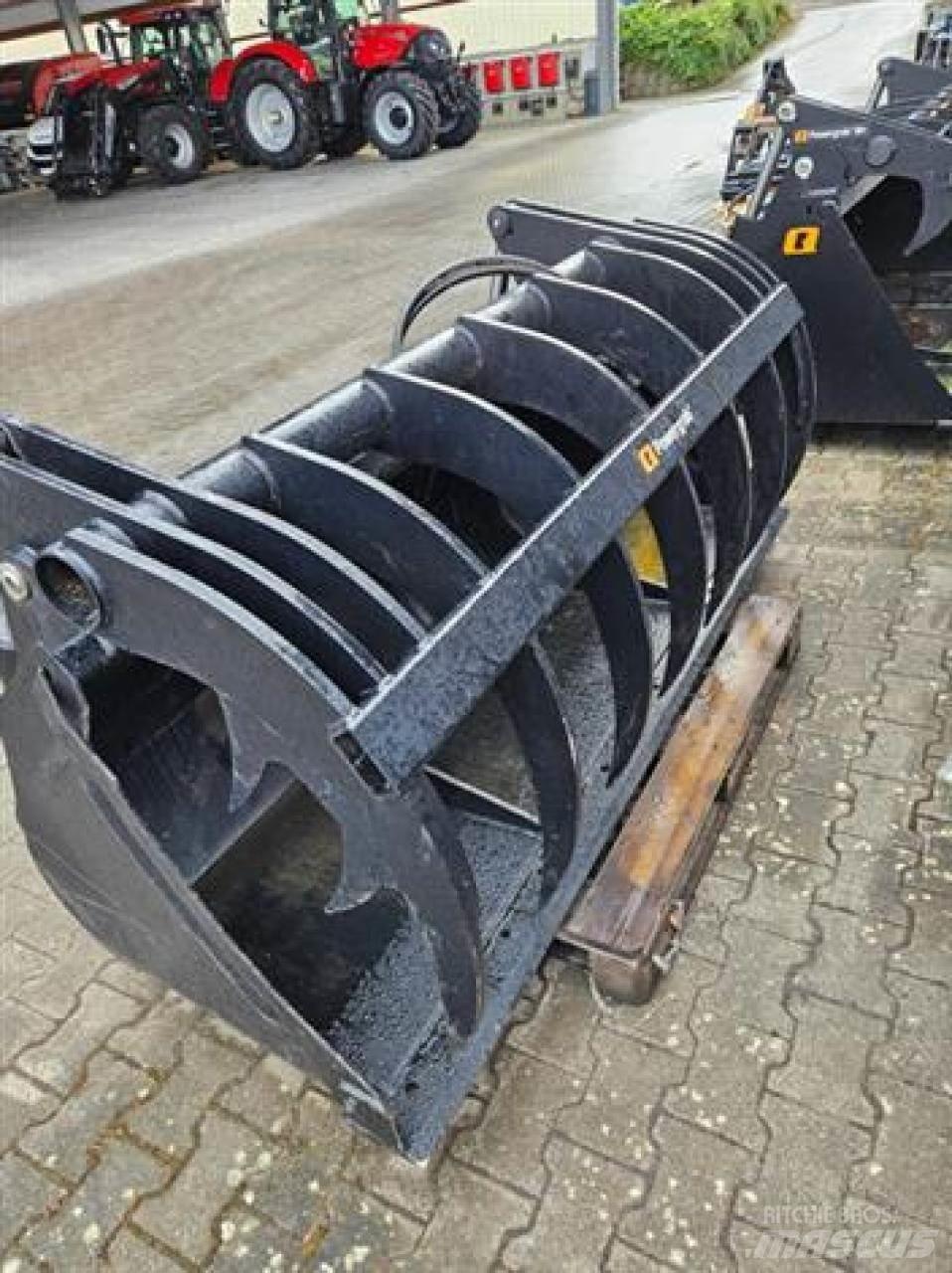 Ålö Powergrab 210 トラクター