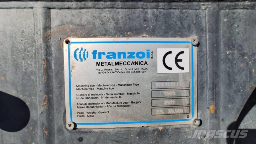 Franzoi TRI 1611 FP 自走式クラッシャー